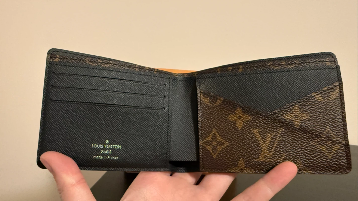 Louis Vuitton Wallet - photo 3