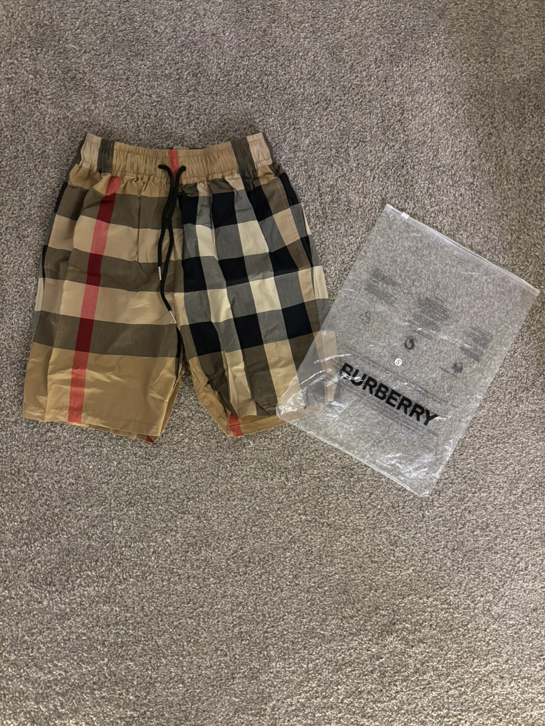 BURBERRY SHORTS‼️