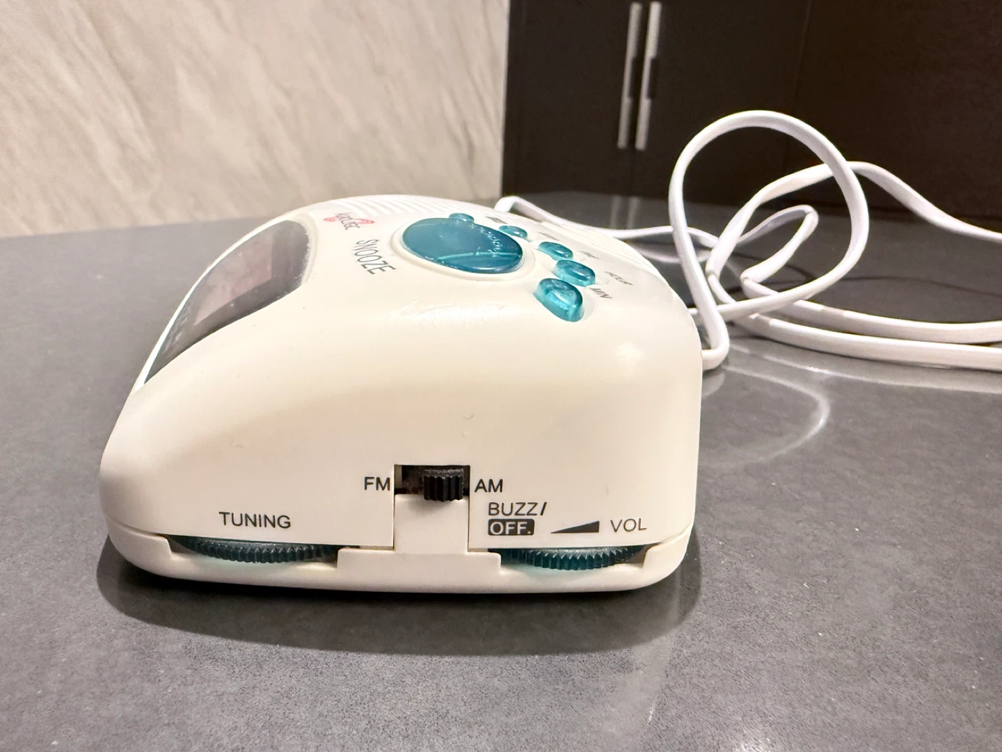 Audiologic AM/FM Clock Radio with Snooze - photo 2
