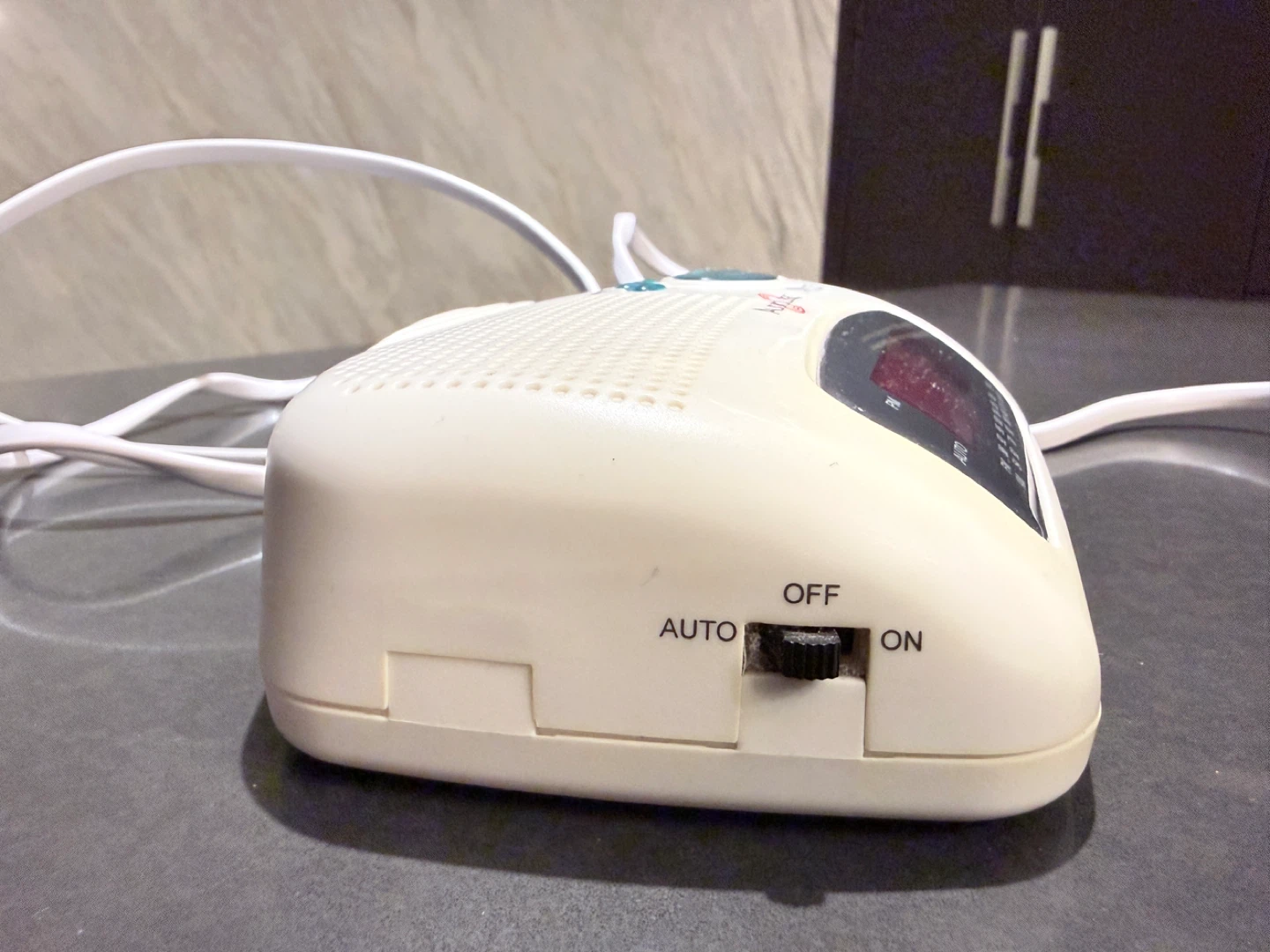 Audiologic AM/FM Clock Radio with Snooze - photo 5