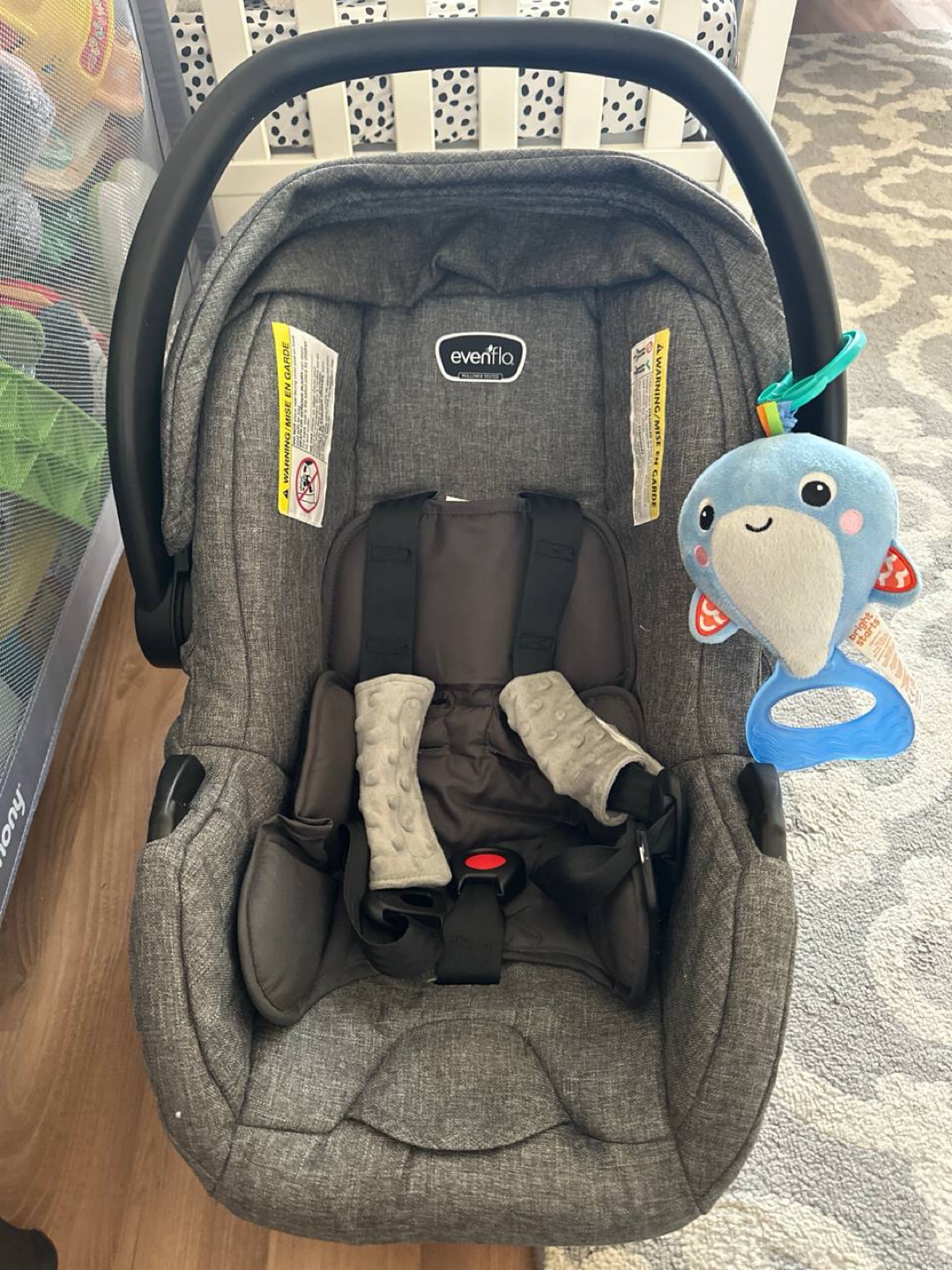 Evenflo LiteMax Sport Infant Car Seat - photo 2