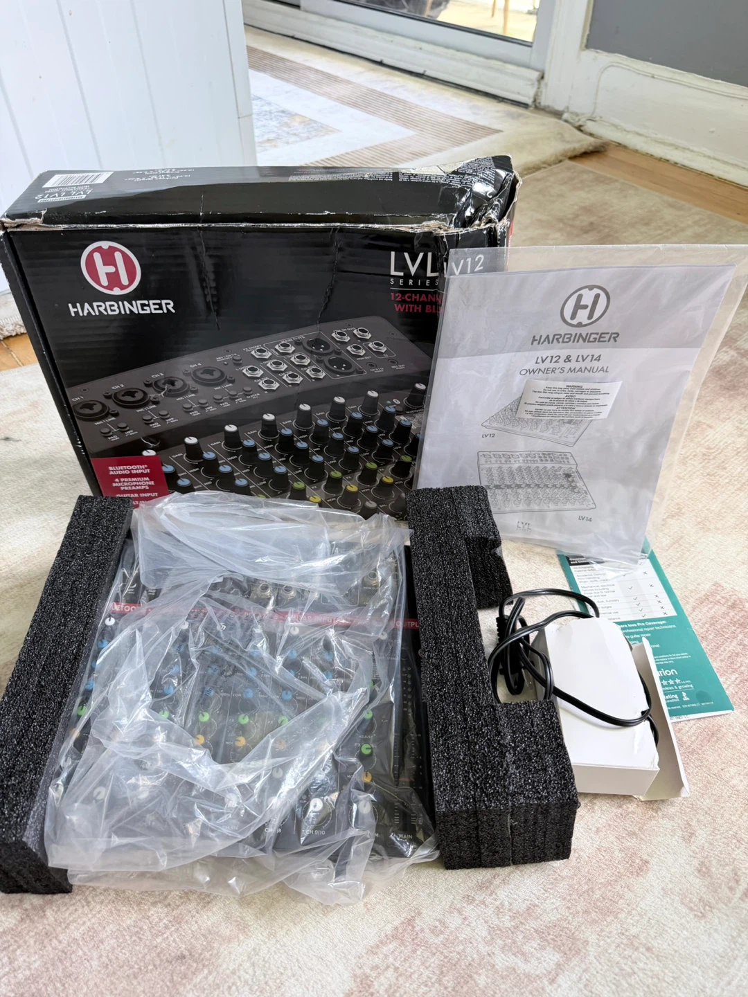 Harbinger LVL12 12-Channel Mixer with Bluetooth - photo 3