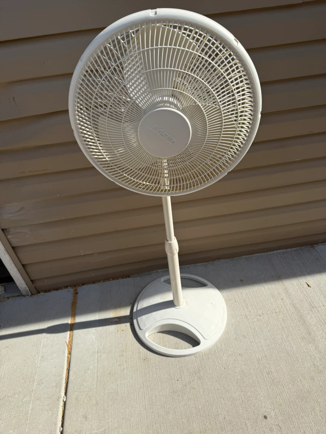 Lasko Pedestal Fan - photo 3
