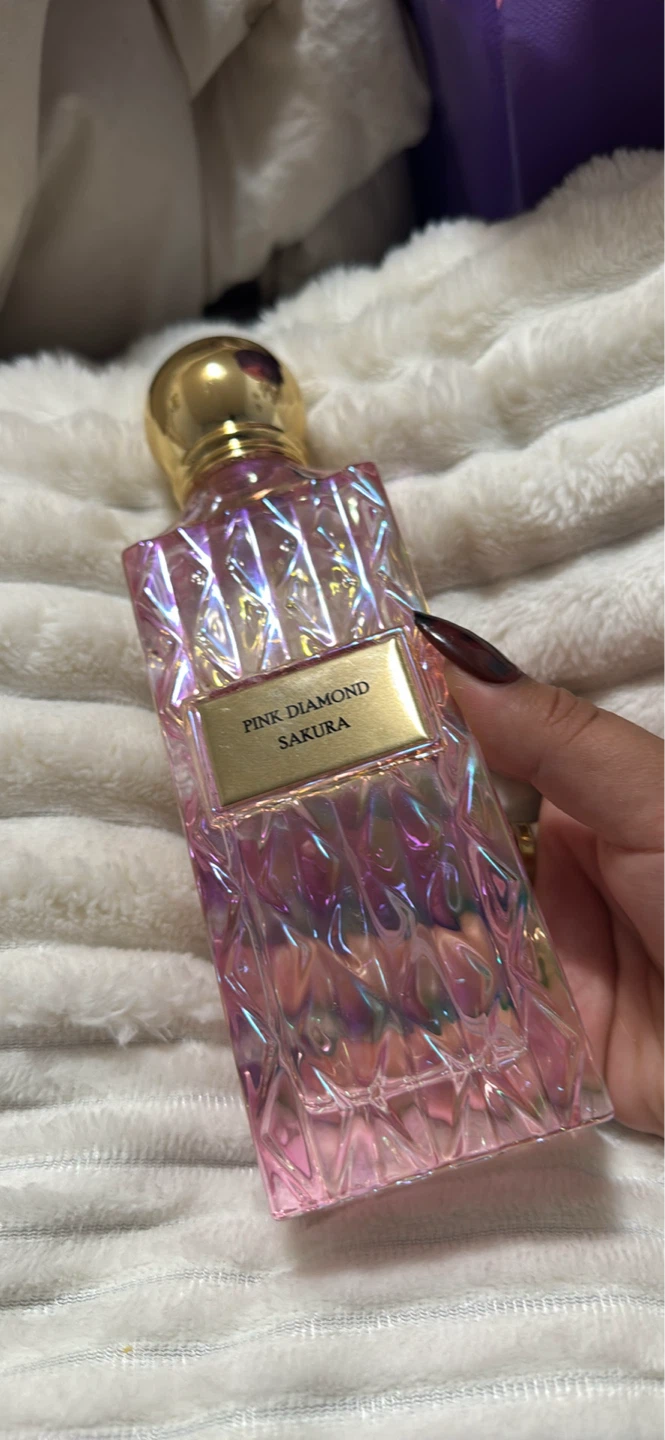 Pink diamond sakura perfume