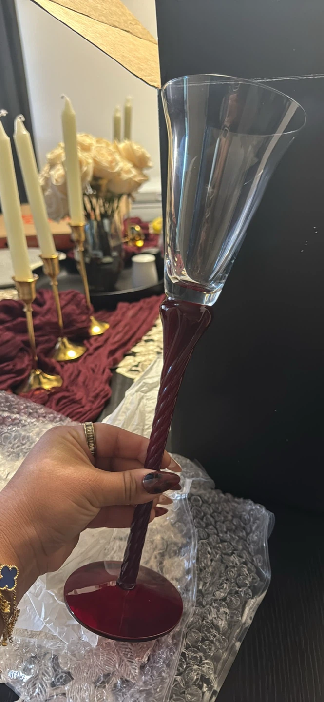 4 elegant wine glasses