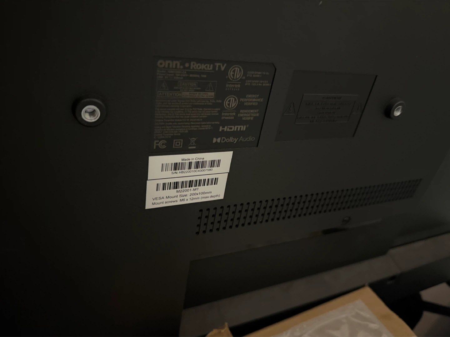 Selling my onn. Roku Smart TV (Model M22001-MT)43inch - photo 3