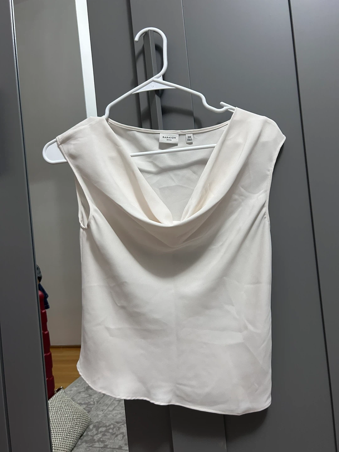 Aritizia Cosmopolitan Blouse