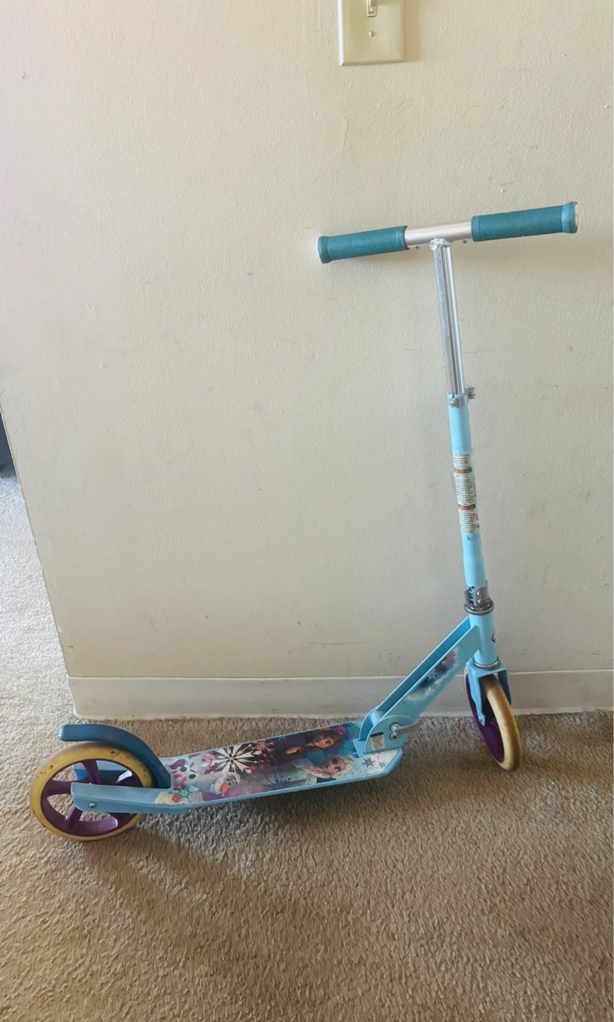 Frozen 2 Scooter