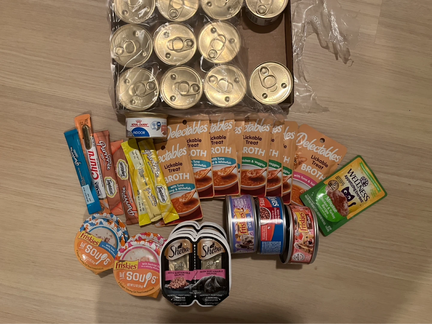 Assorted Wet Cat Food & Treats