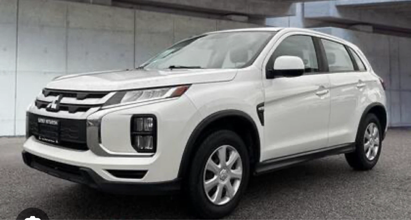 White Mitsubishi RVR Crossover