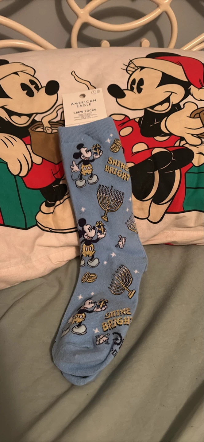 Women tags on American eagle snoopy socks