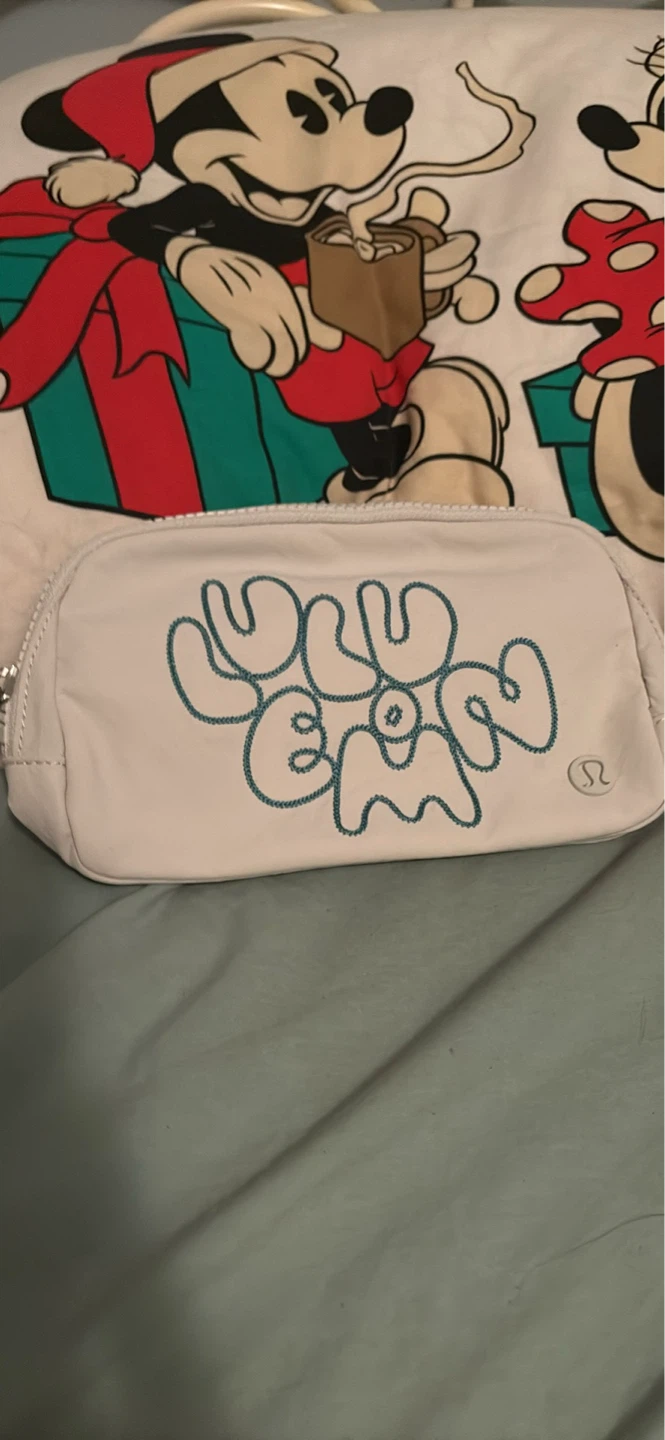 Lululemon bone cascadia belt bag 1L tags on
