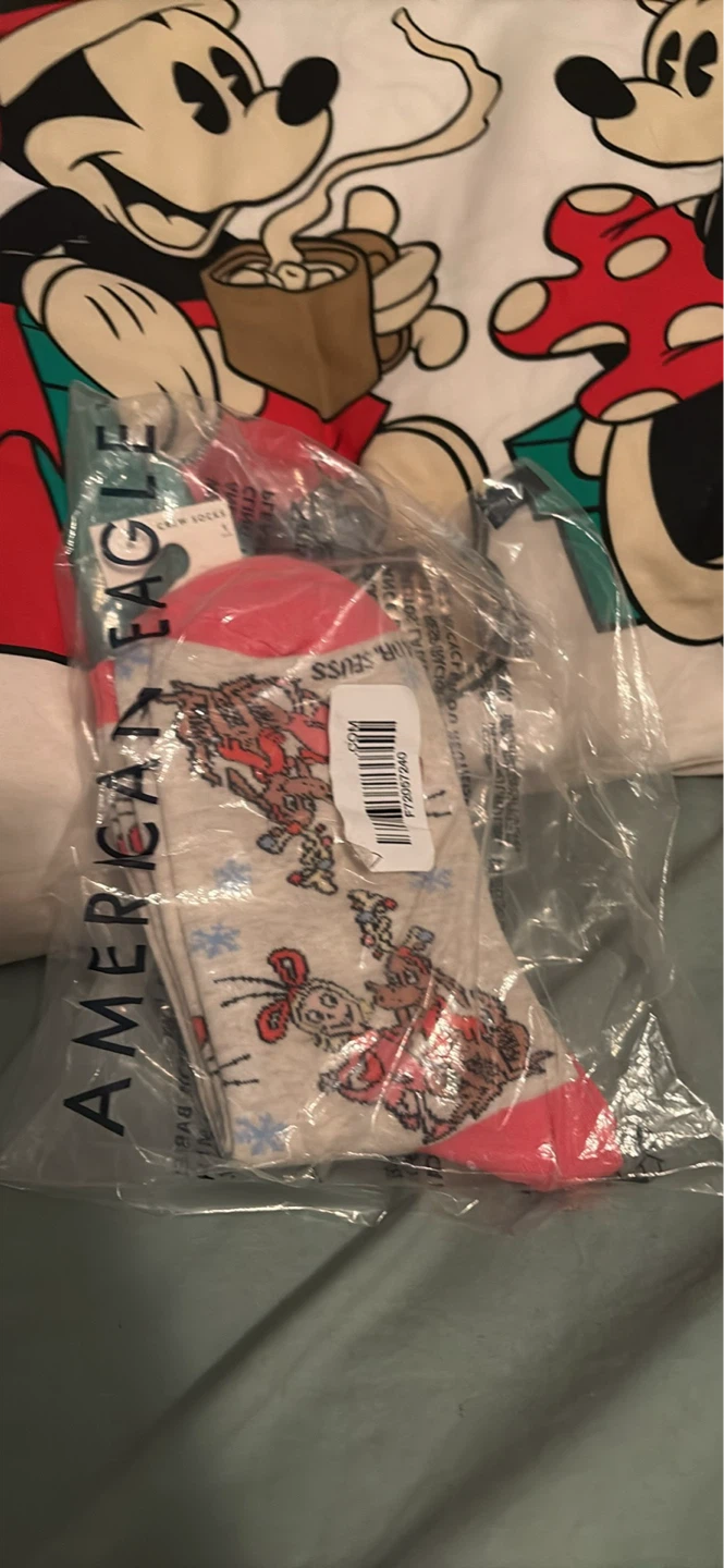 American eagle socks tags on