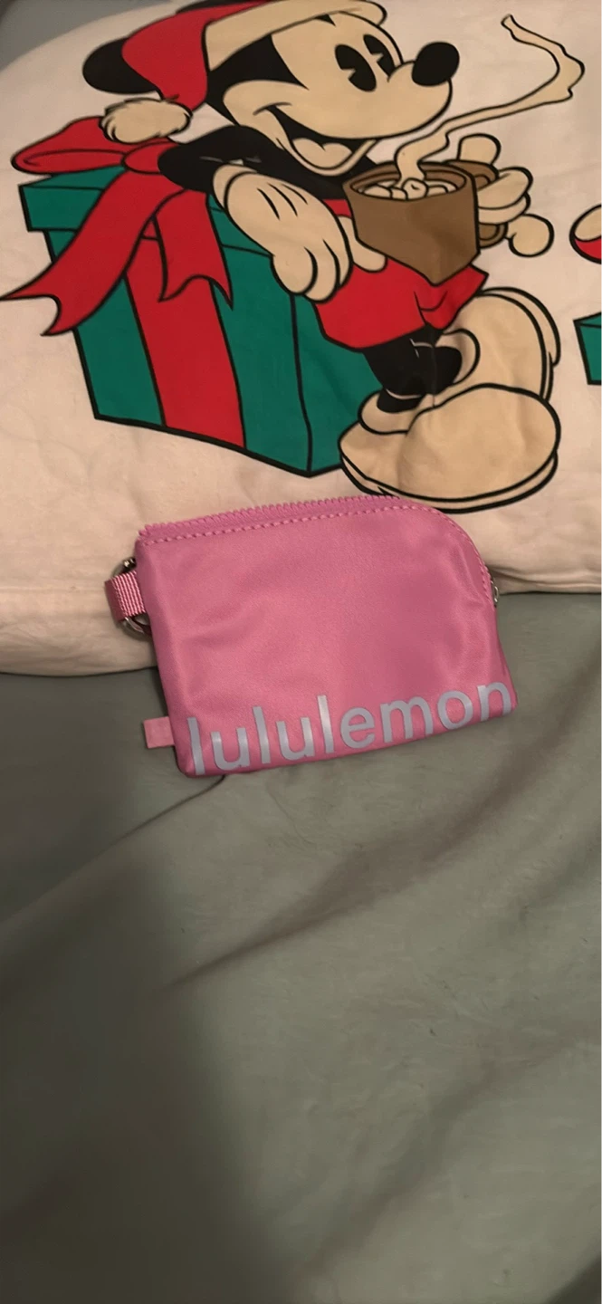 Lululemon dahlia mauve wallet