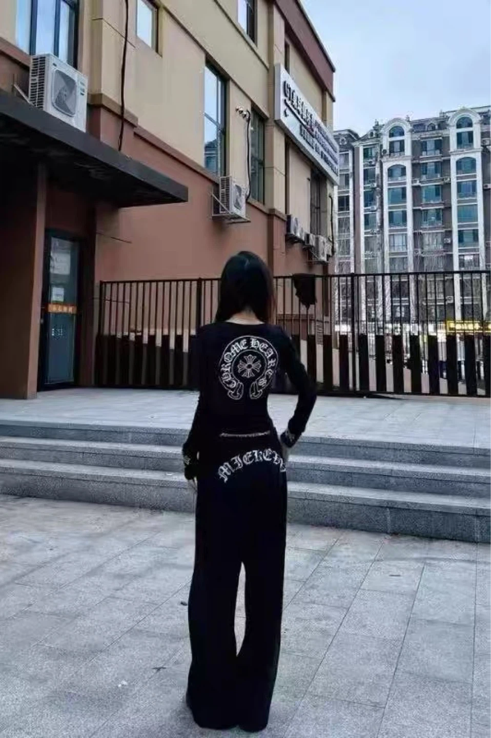 Black lettered sweatpants - photo 5