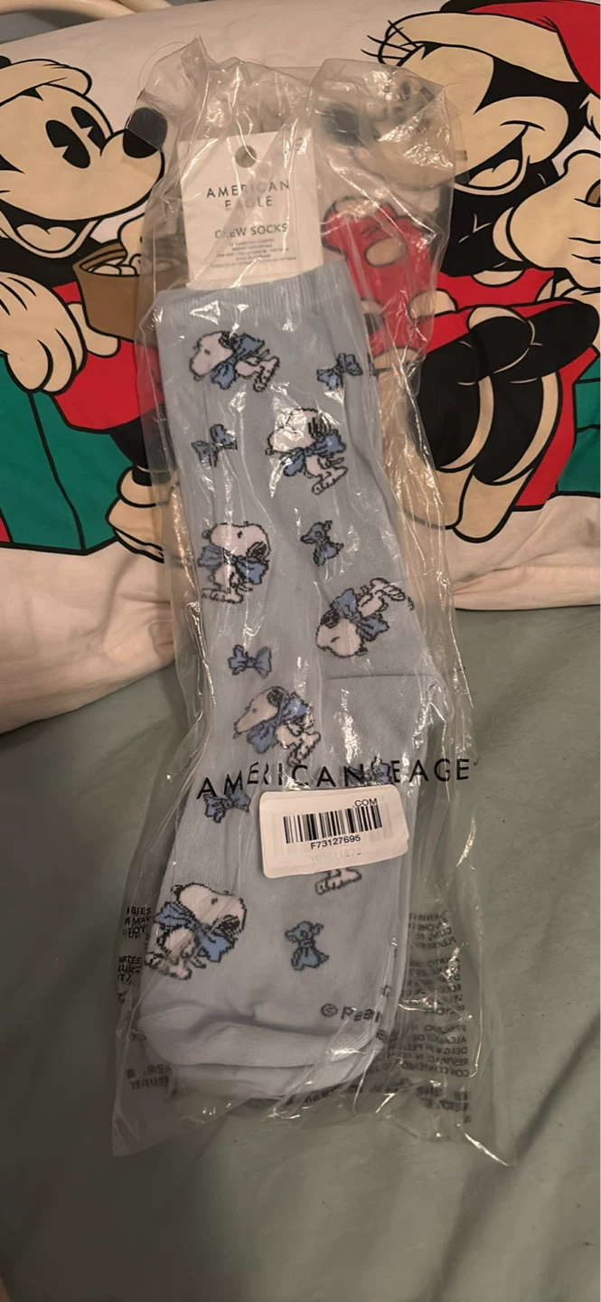 American eagle snoopy bow socks tags on