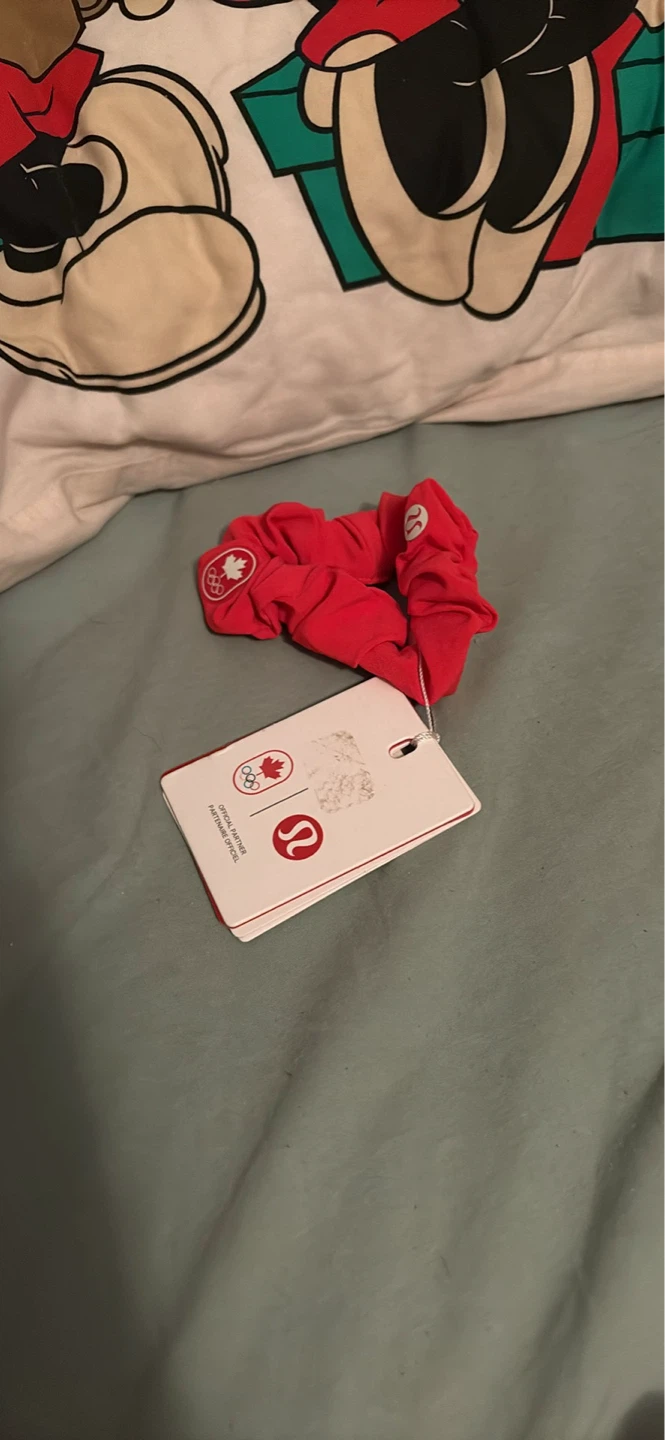Lululemon Olympic scrunchie tags on