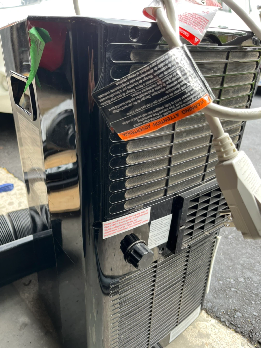 10000 Btu Danby Dehumidifier almost new - photo 4