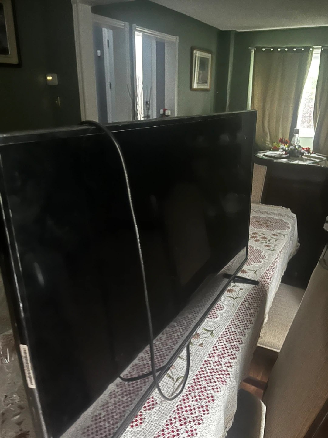 Sharp 32" LED TV - photo 2