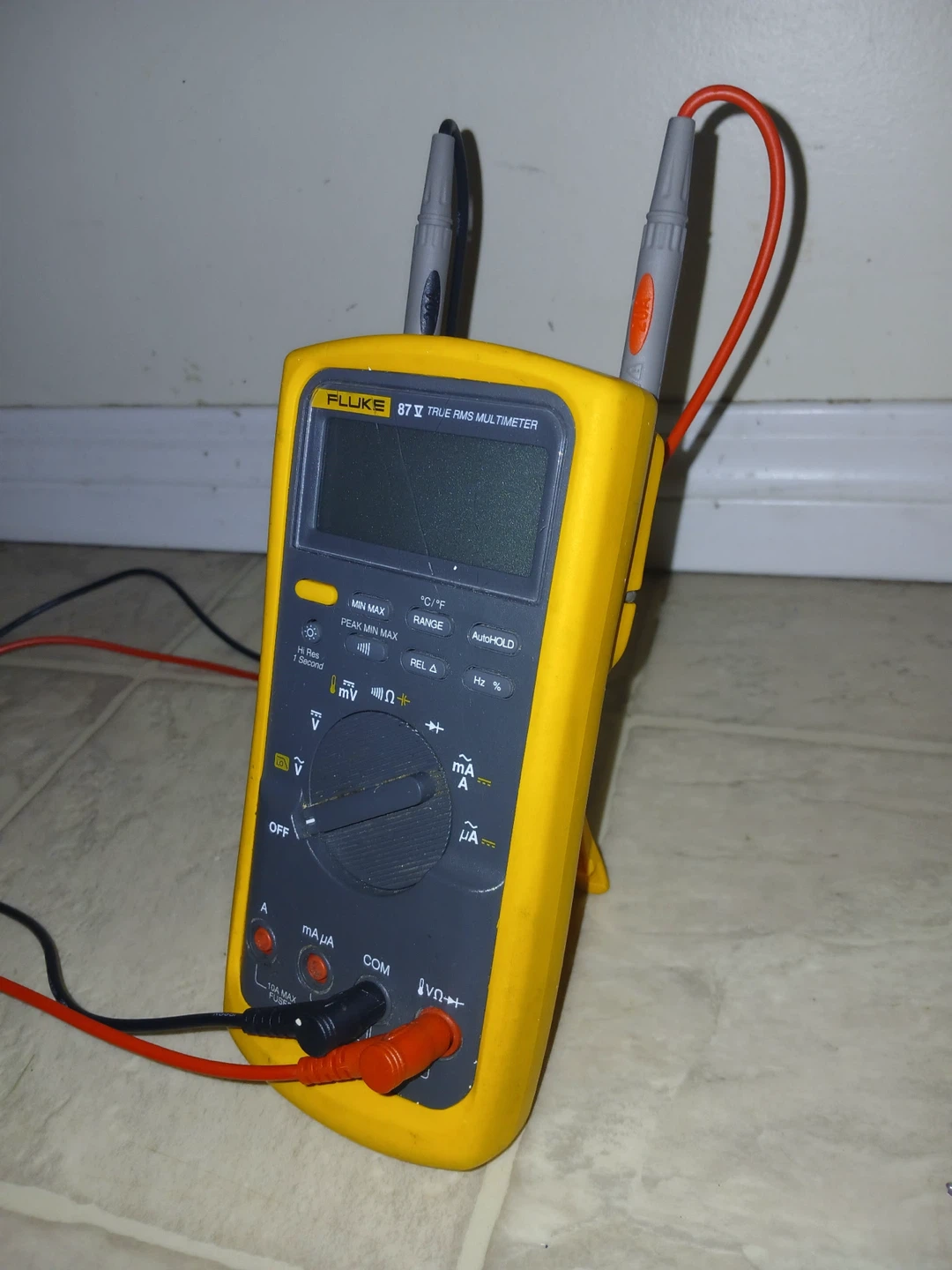 Fluke 87V True RMS Multimeter - photo 2