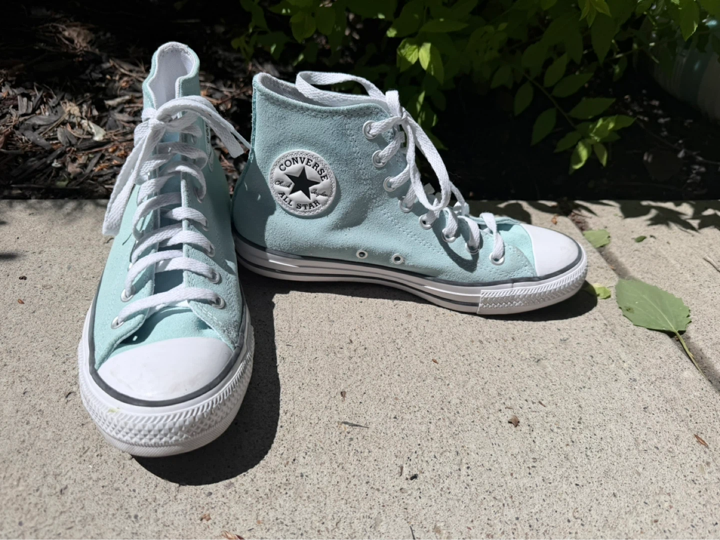 Converse Chuck Taylor All Star High Top - Size 7 Women's - photo 2
