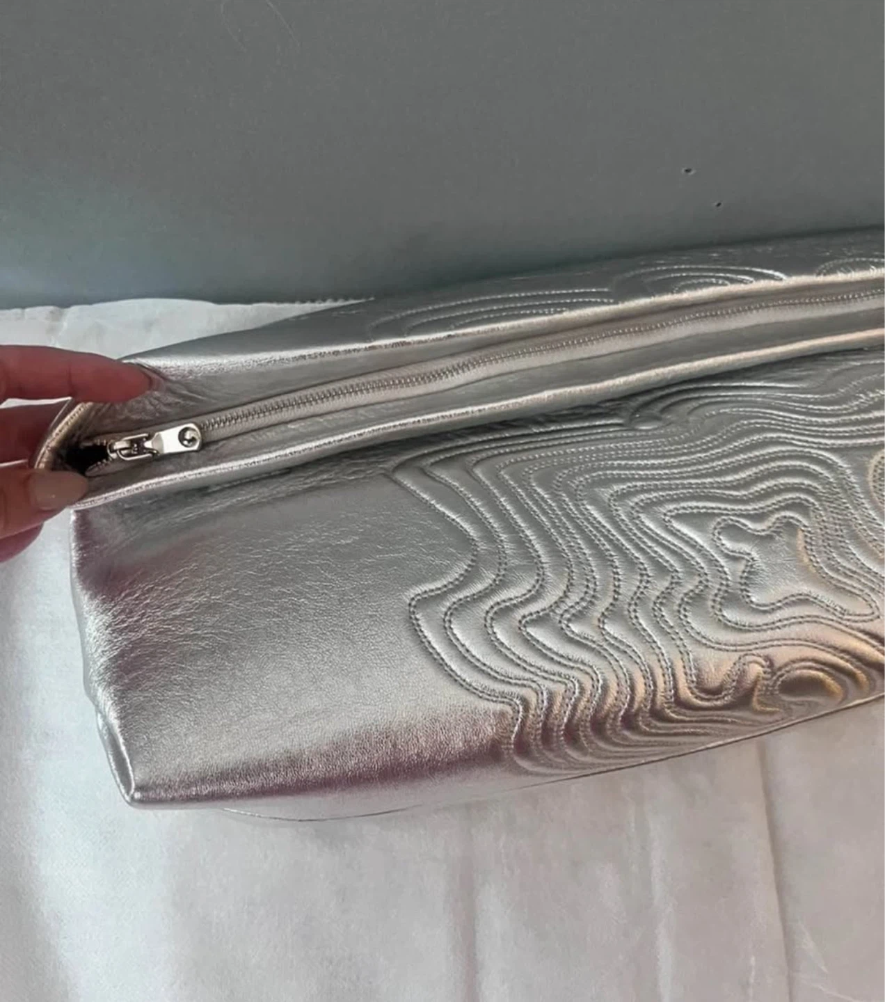 Silver Metallic leather Clutch Bag with Embossed Design - photo 4