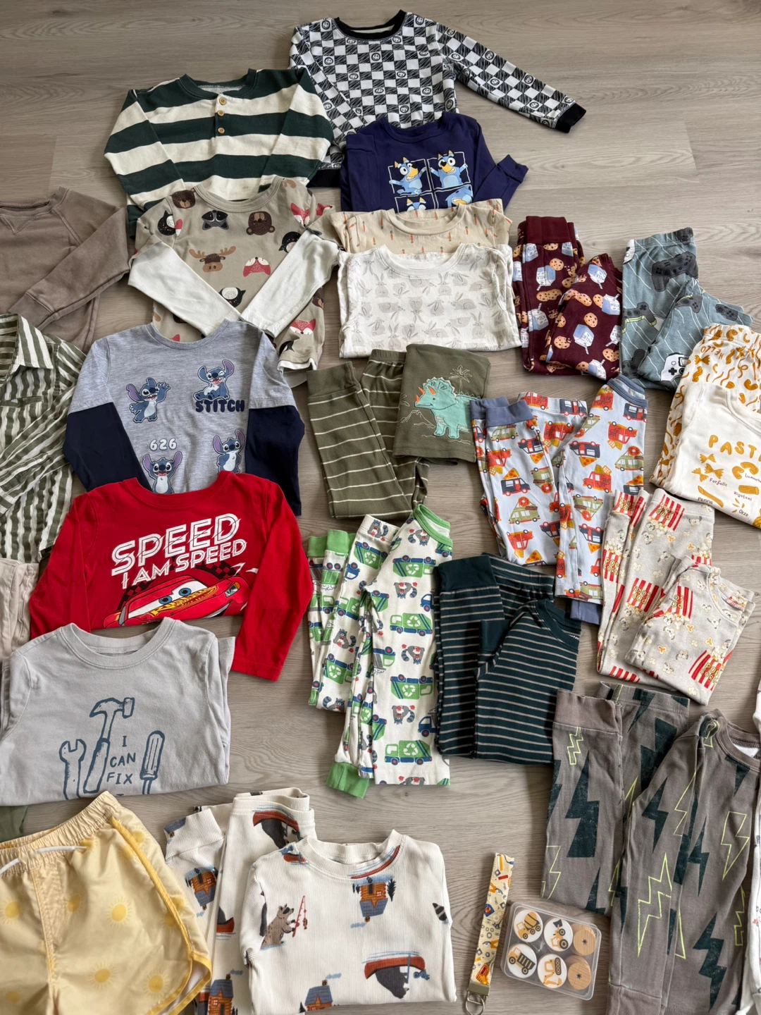 Bundle of excellent condition 4T/5T boys clothes - photo 3