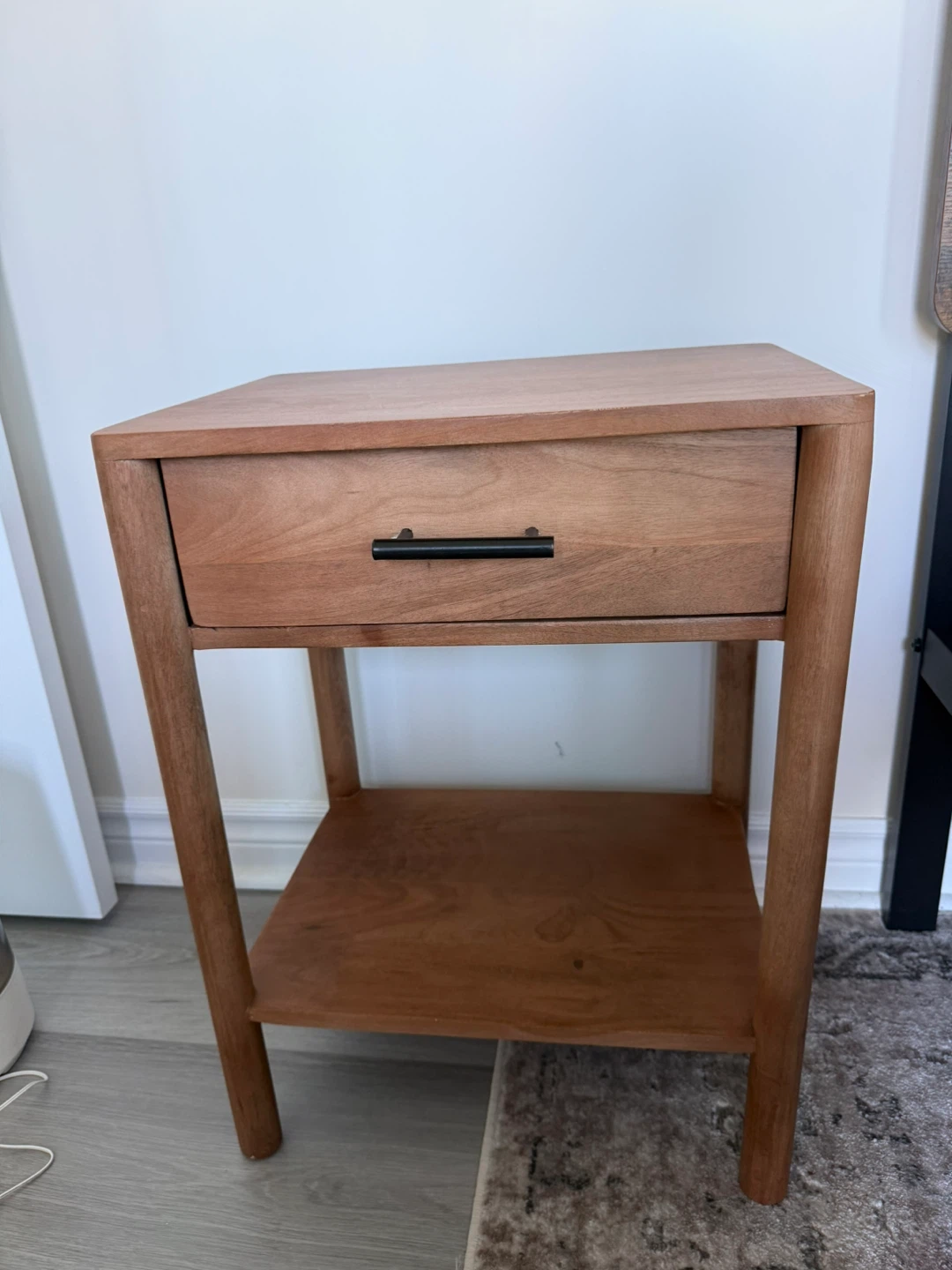 Solid Wood nightstand with Drawer