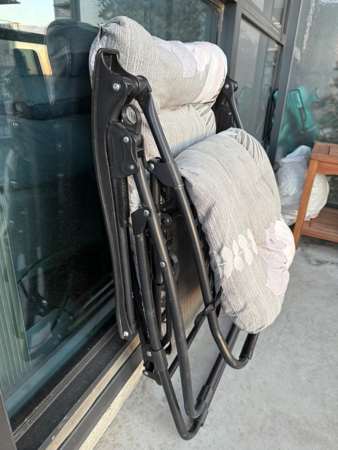 Zero Gravity Recliner Chair with Cushions - photo 3