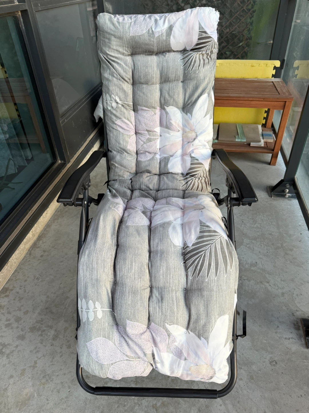 Zero Gravity Recliner Chair with Cushions - photo 2