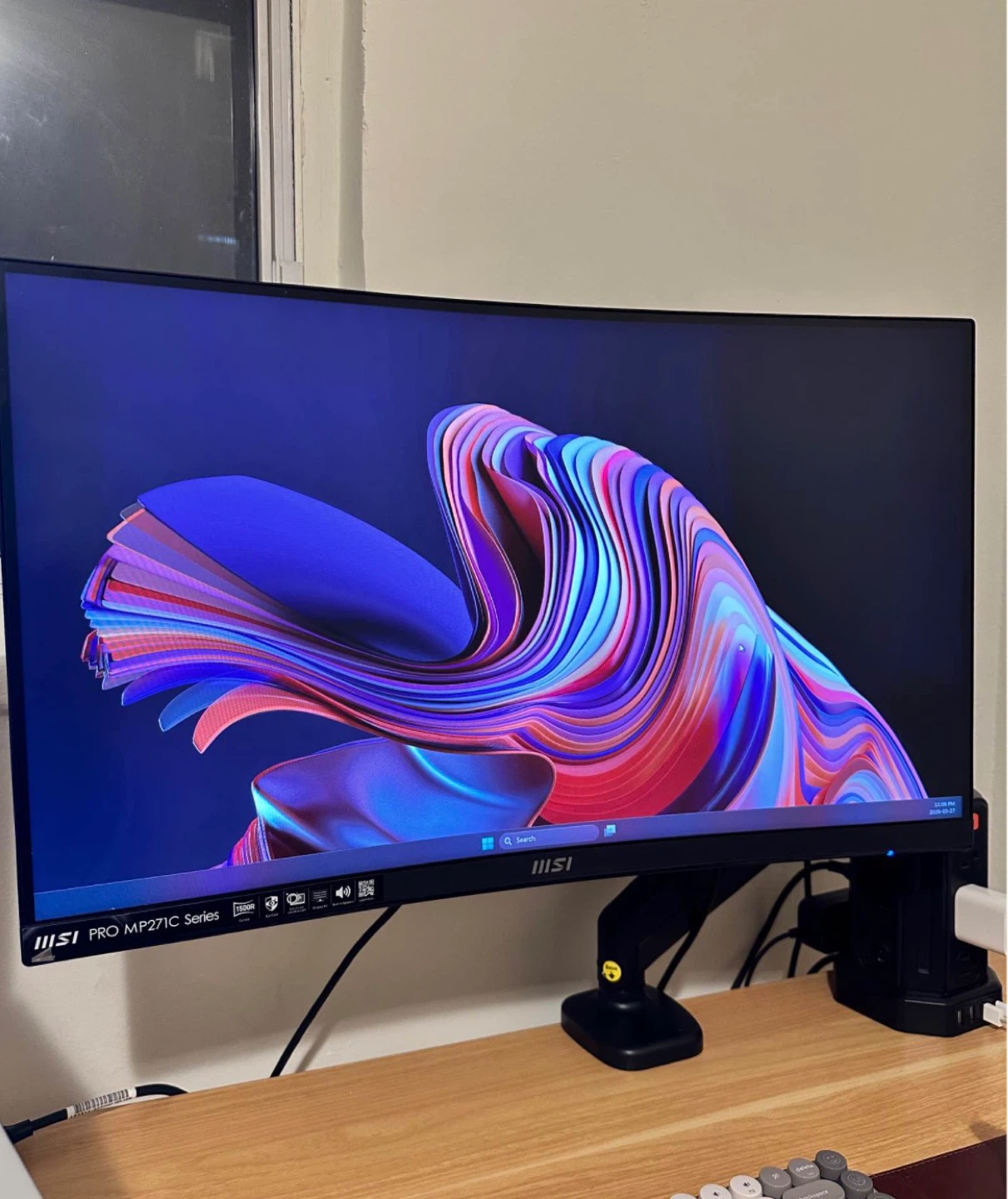 MSI PRO MP271C 27" Curved 1500R Monitor - photo 2