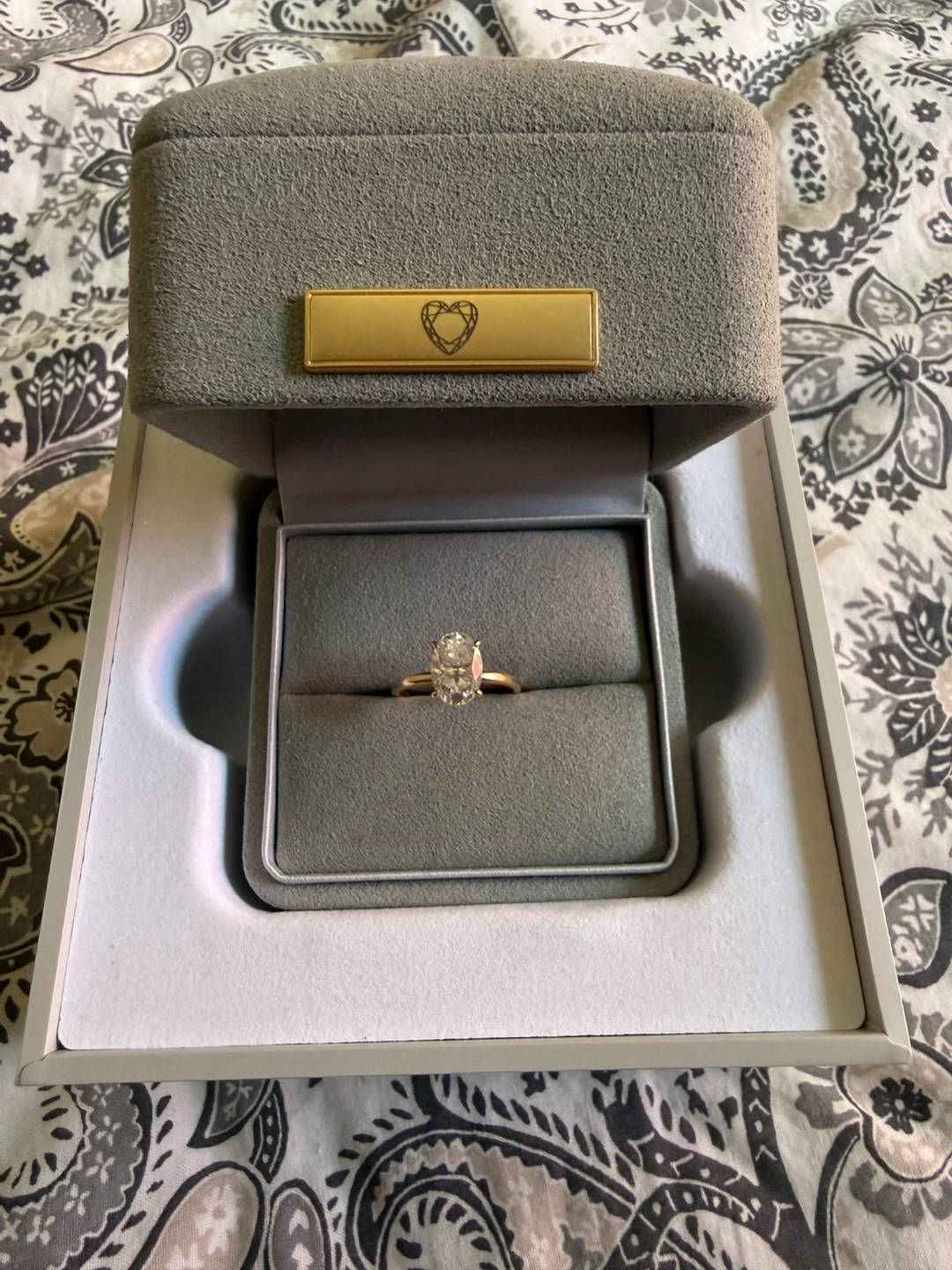 2.5 carat moissanite engagement ring. 10k solid gold - sz 6.5 - photo 5