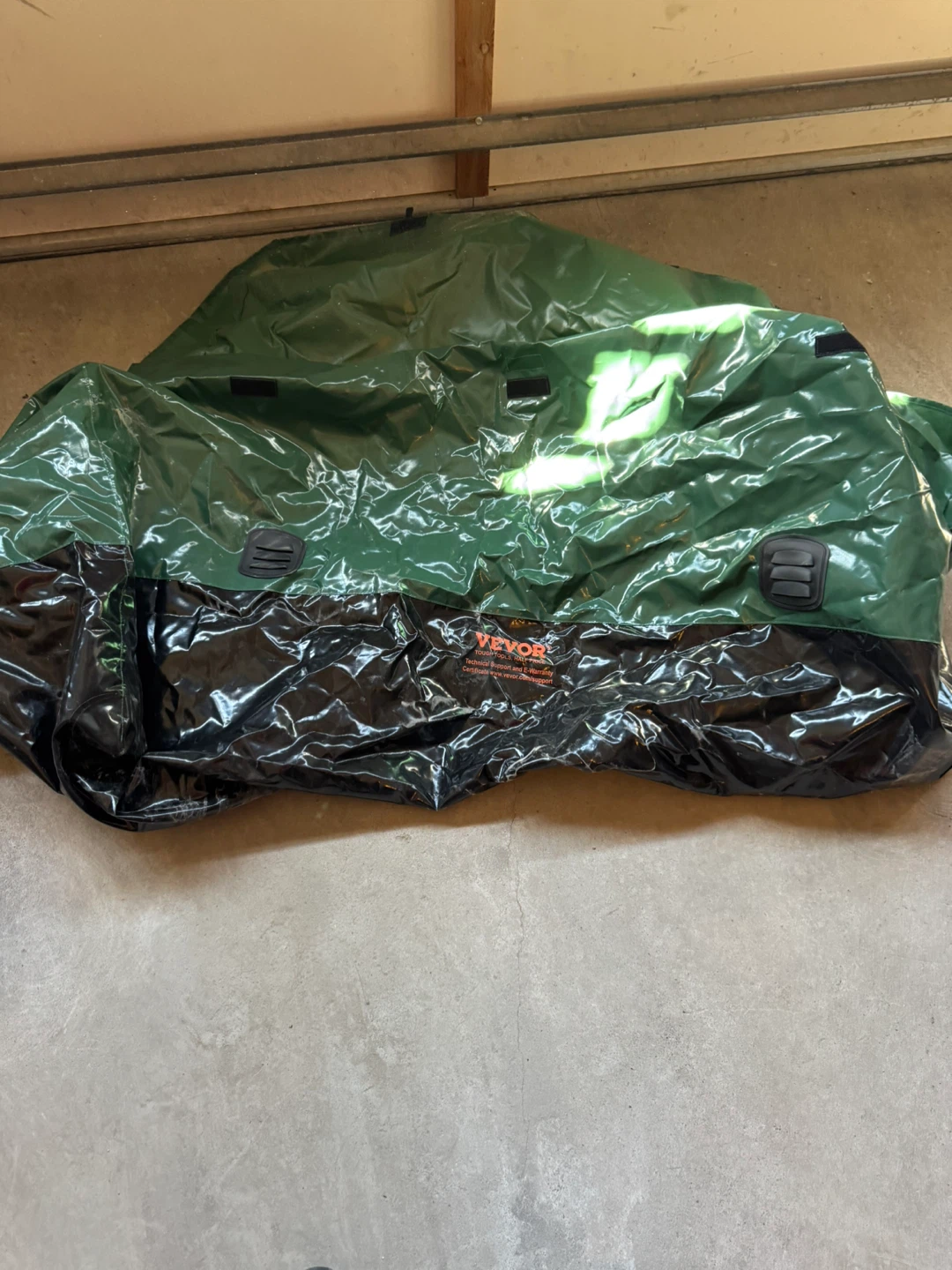 VEVOR 230 gallon outdoor storage bin - photo 2