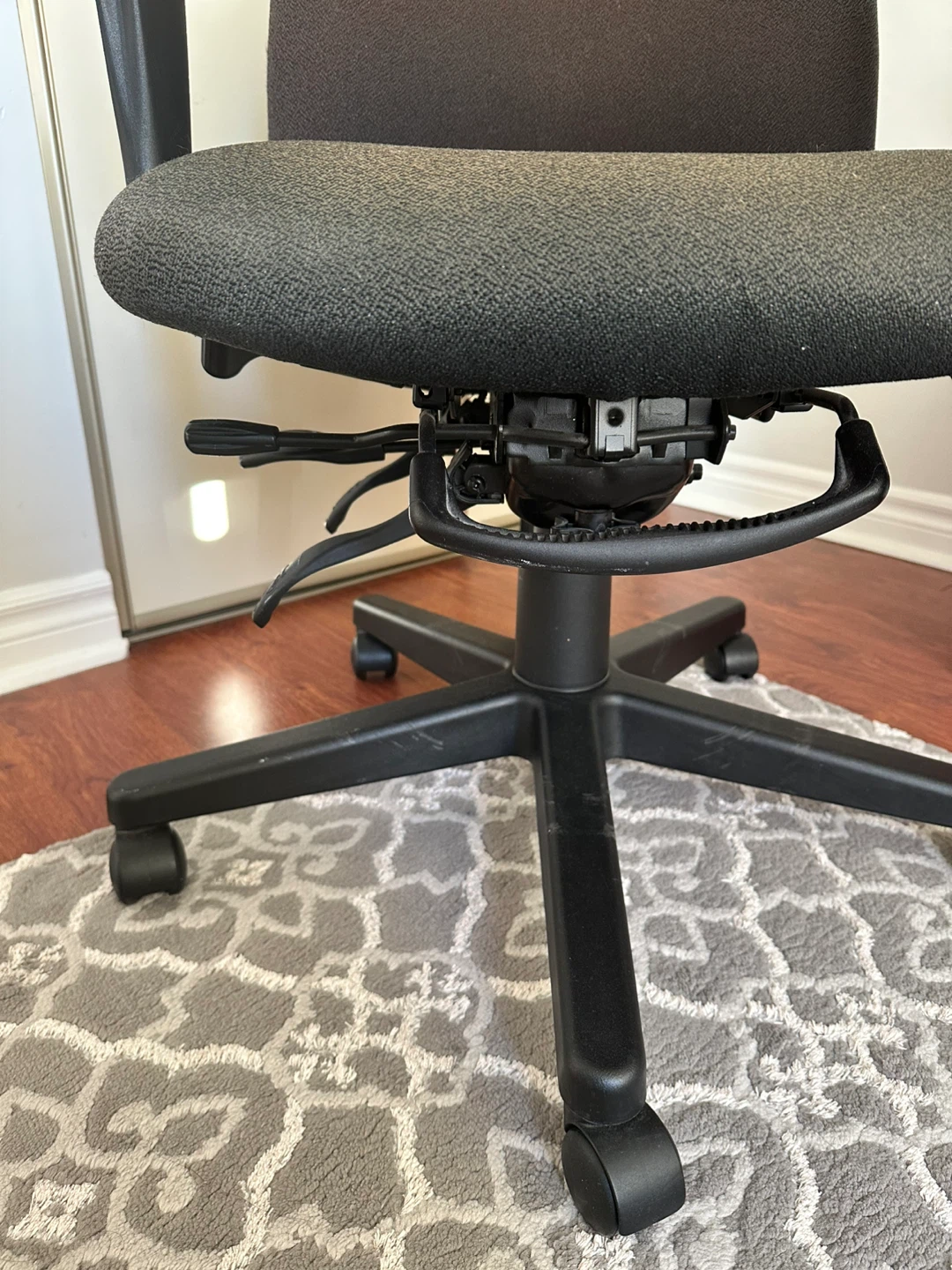 Black Office Chair - photo 3