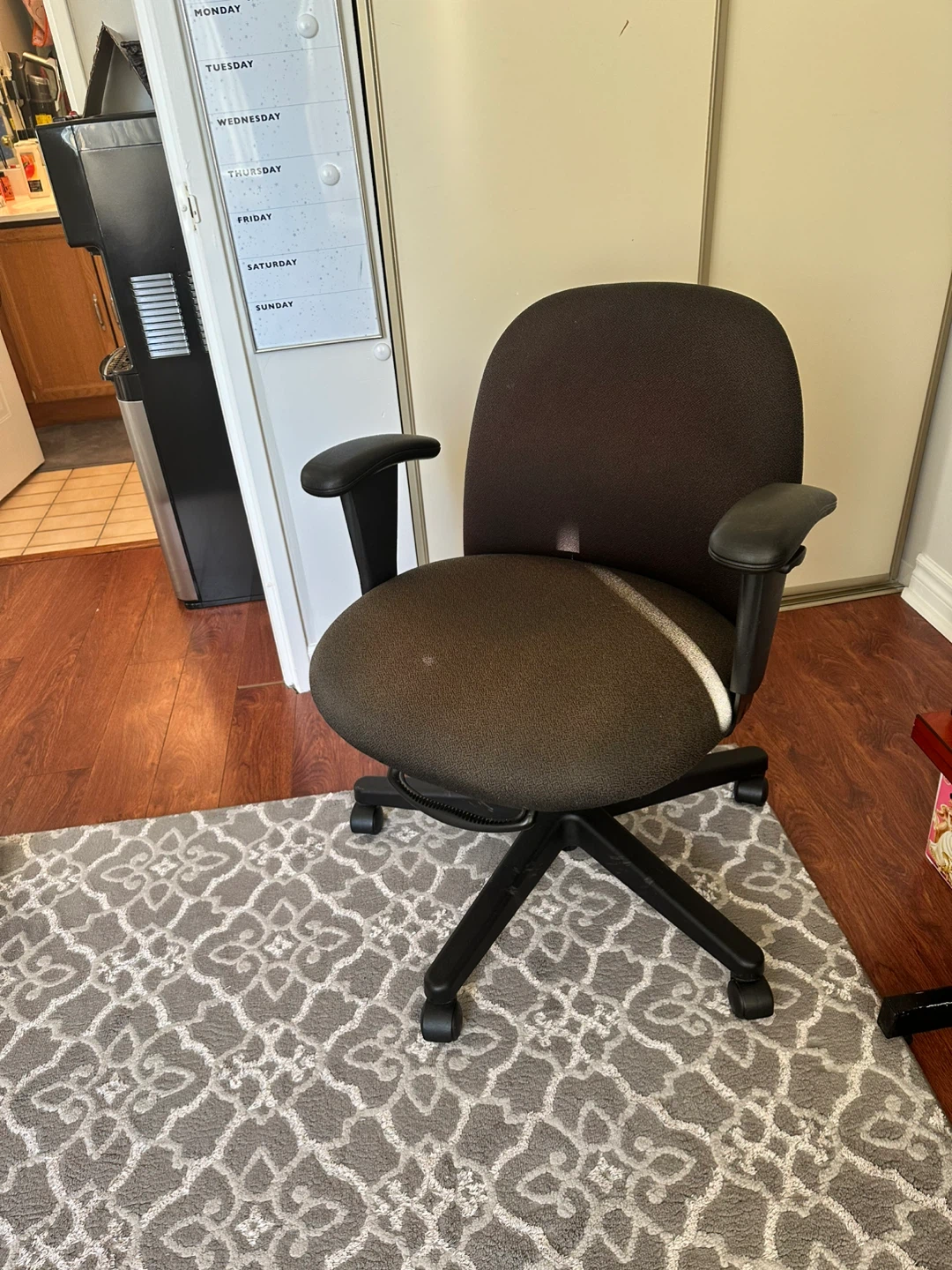 Black Office Chair - photo 2