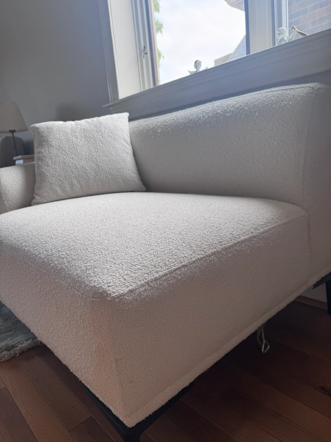 Elegant White Sofa, - photo 3