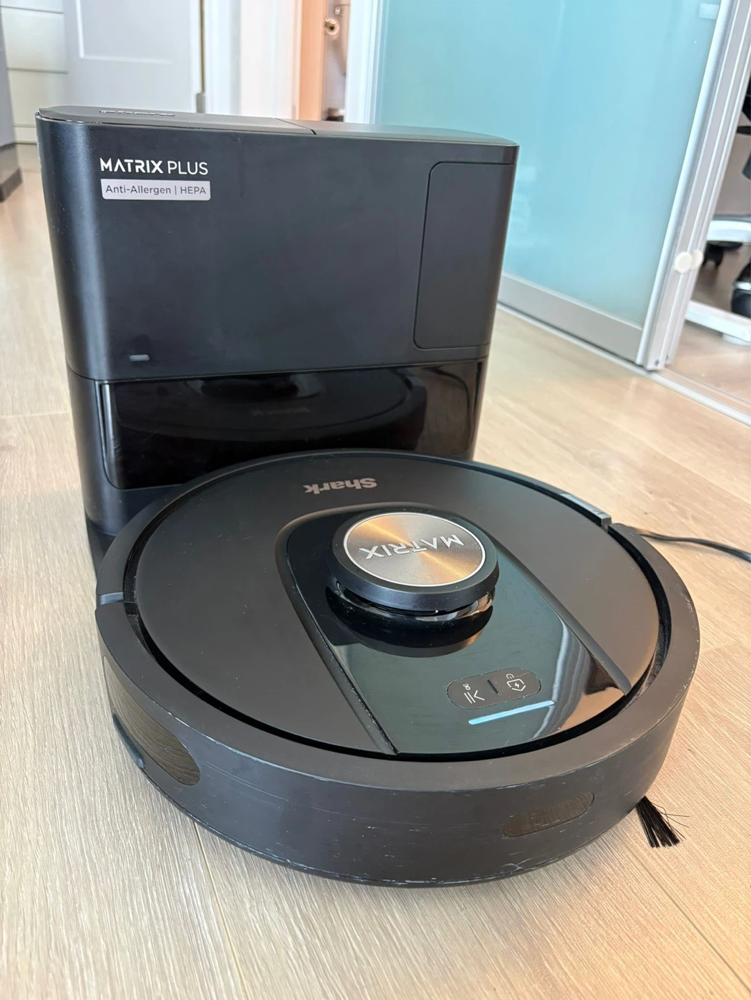 Shark MATRIX PLUS Robot Vacuum with Anti-Allergen HEPA - photo 2