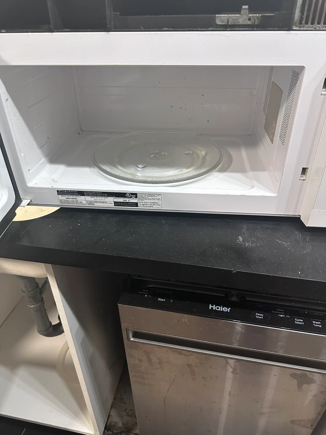 White Over-the-Range Microwave - photo 3