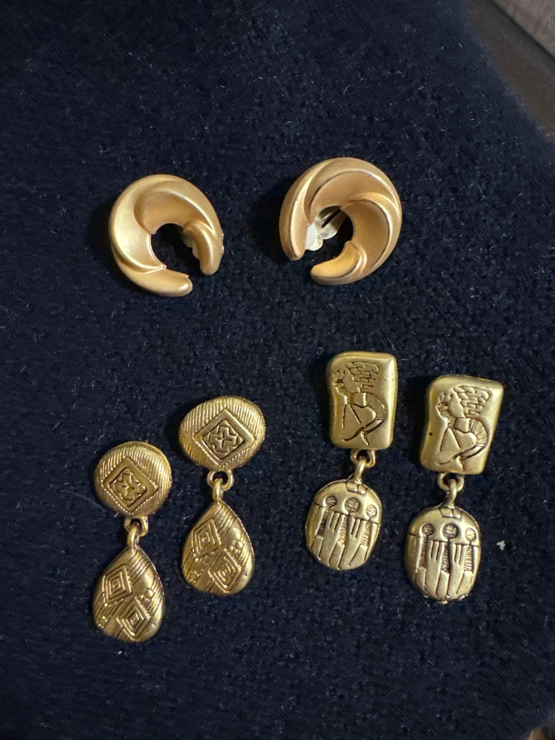 Gold tone costume jewelry earrings and necklaces - photo 2