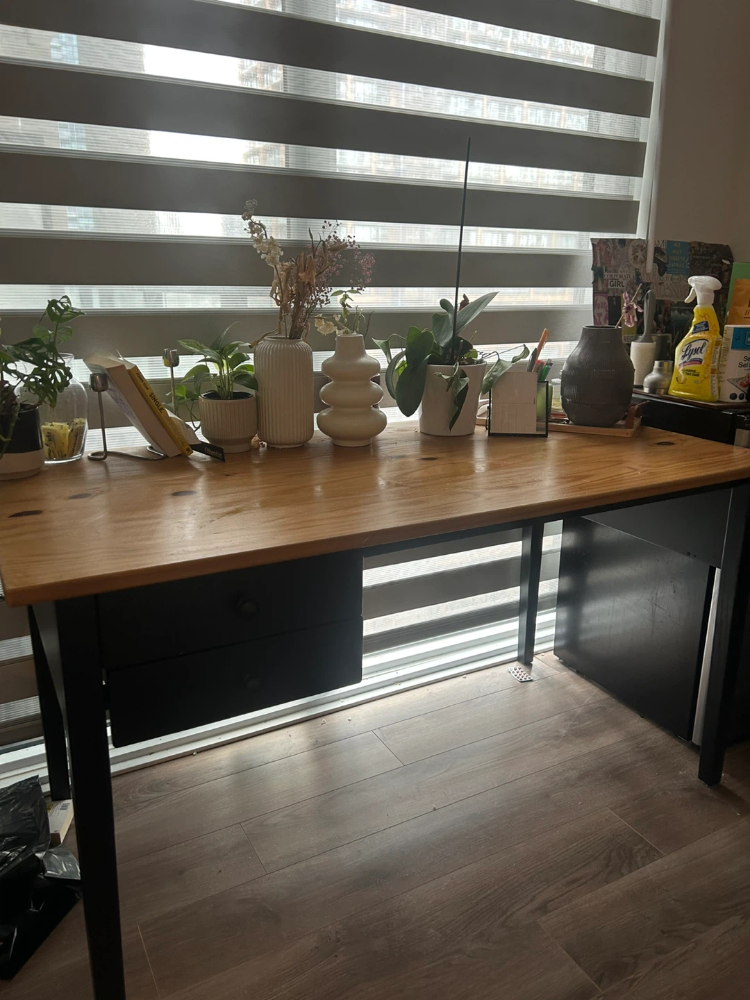 Desk!