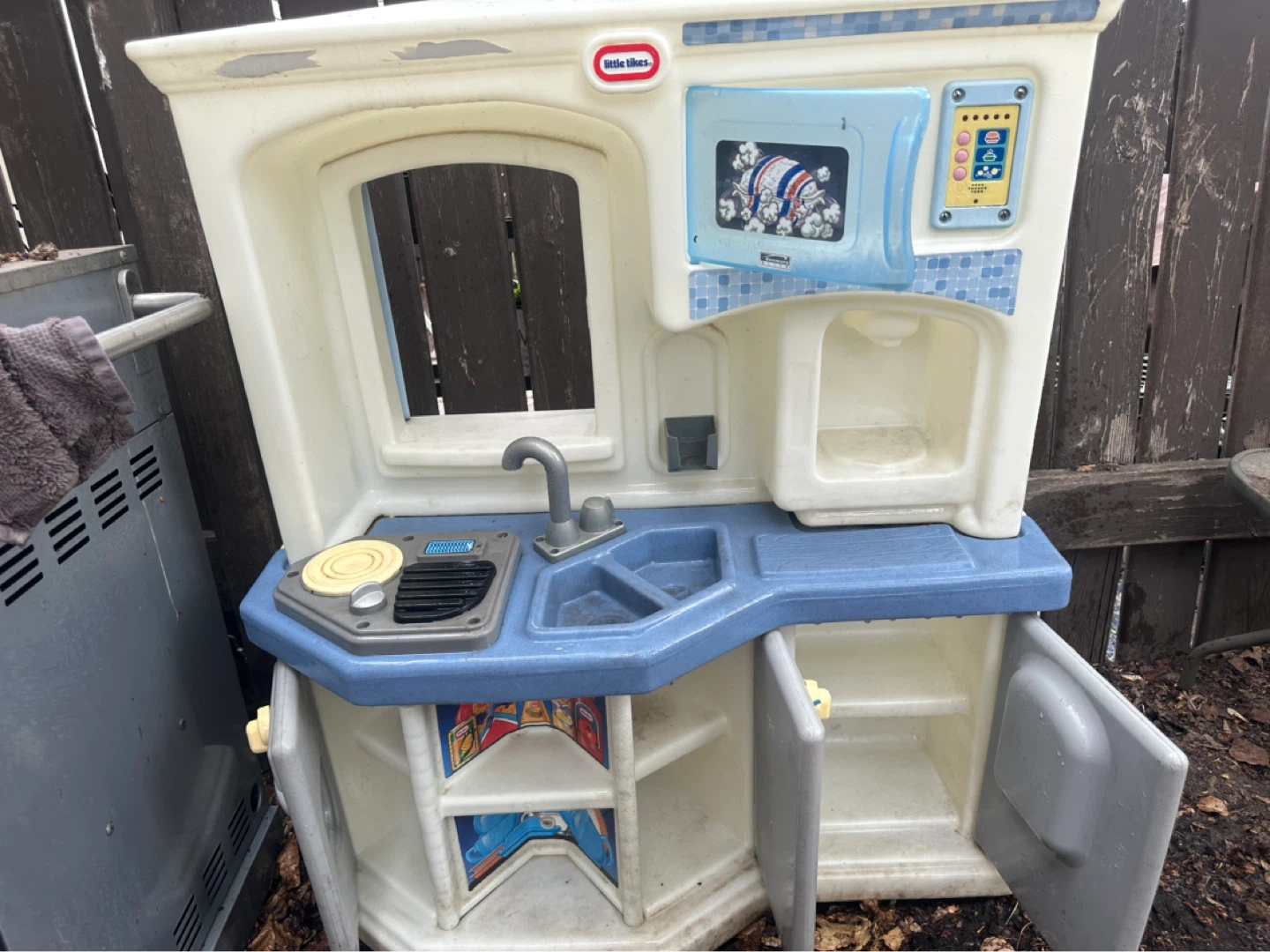 Little Tikes Play Kitchen