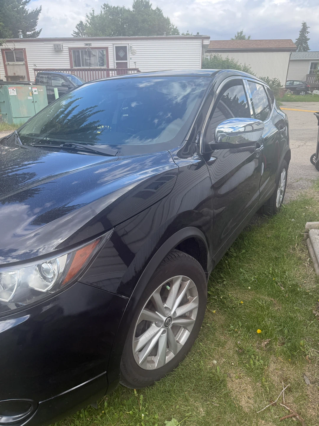 Black Nissan Qashqai Sport - photo 3