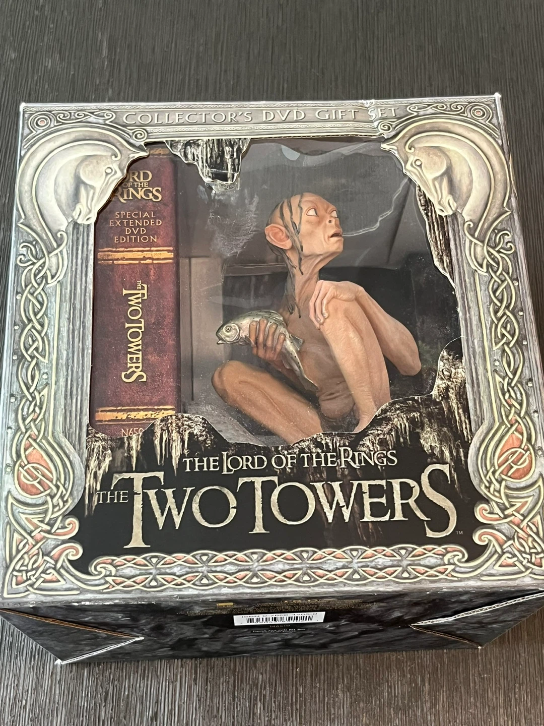 The Lord of the Rings: The Two Towers Collector's DVD Gift Set