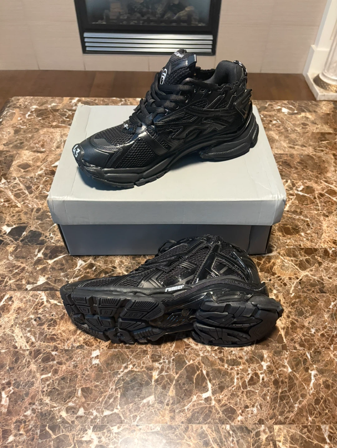 Balenciaga Runners - photo 3