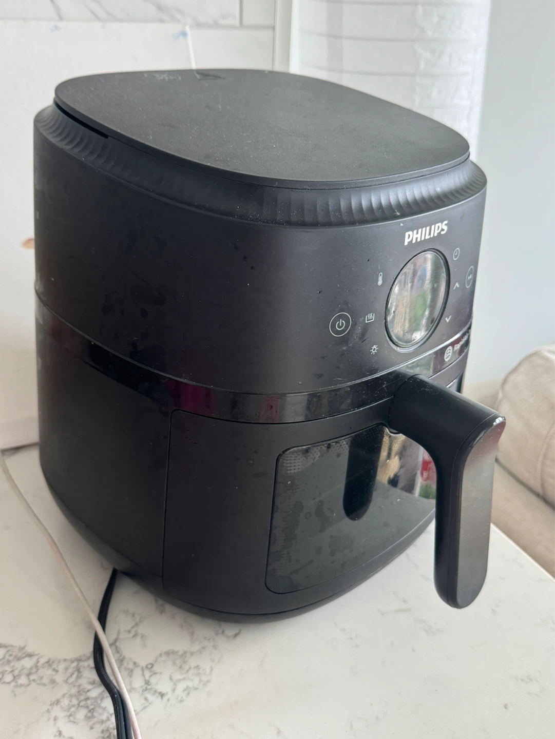LIKE NEW Philips Airfryer