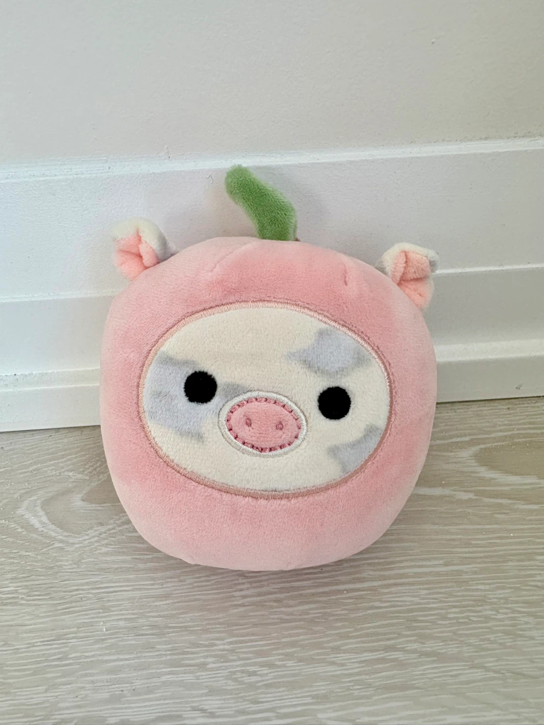 SQUISHMALLOW - Apple Pig Plush Toy