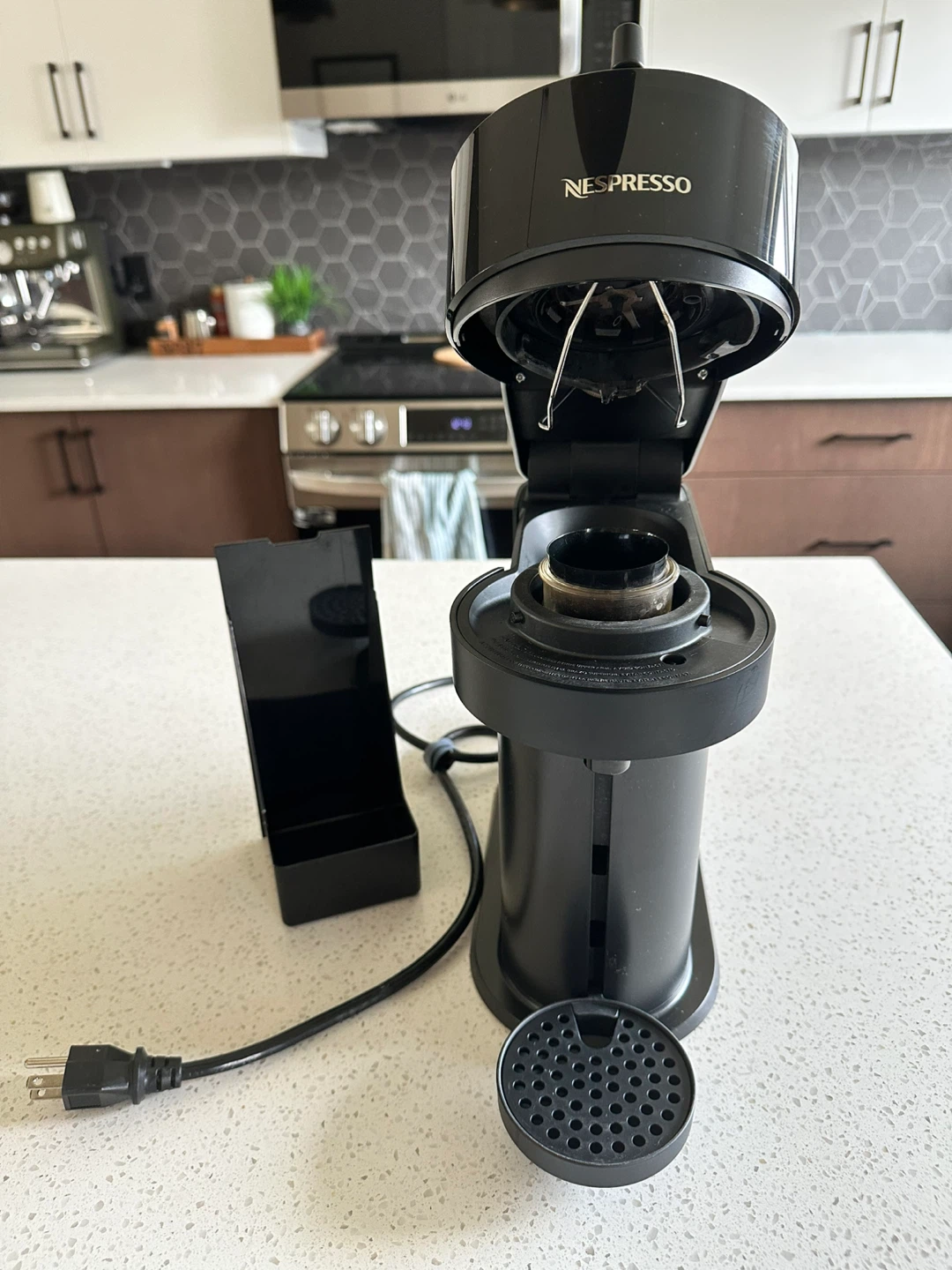 Nespresso VertuoPlus Coffee and Espresso Maker - photo 4