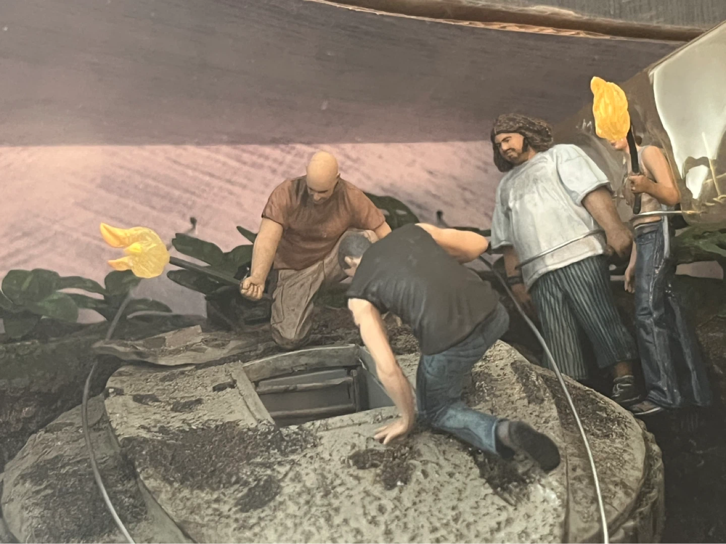 LOST The Hatch Deluxe Mini-Diorama Boxed Set - photo 3