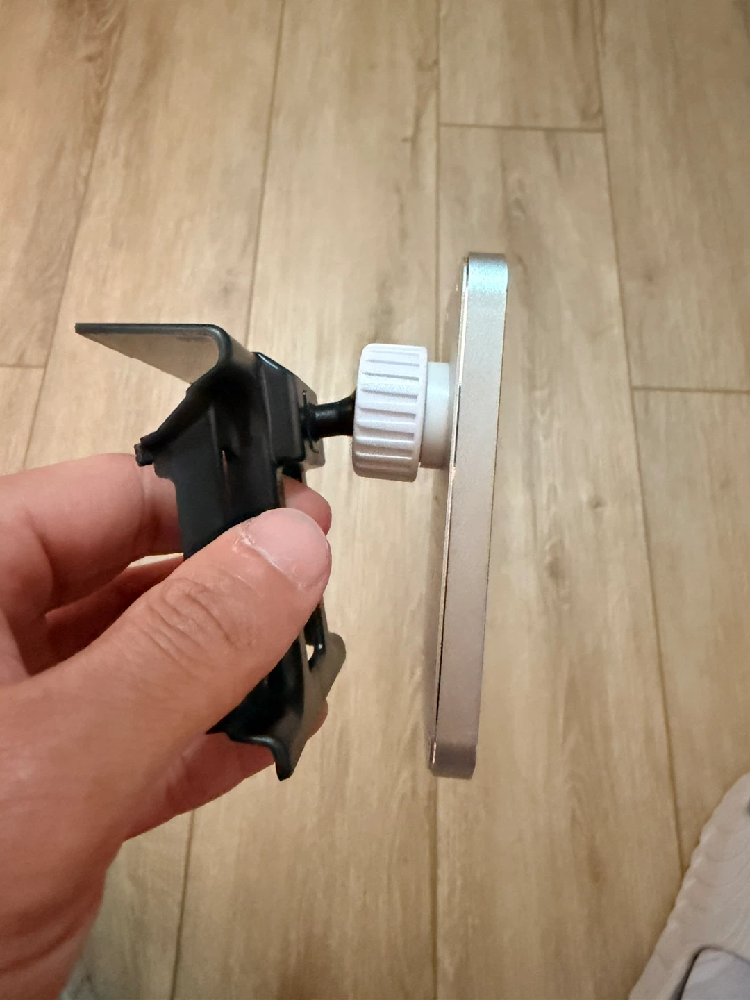 Mazda cx5 original phone charging holder - photo 3