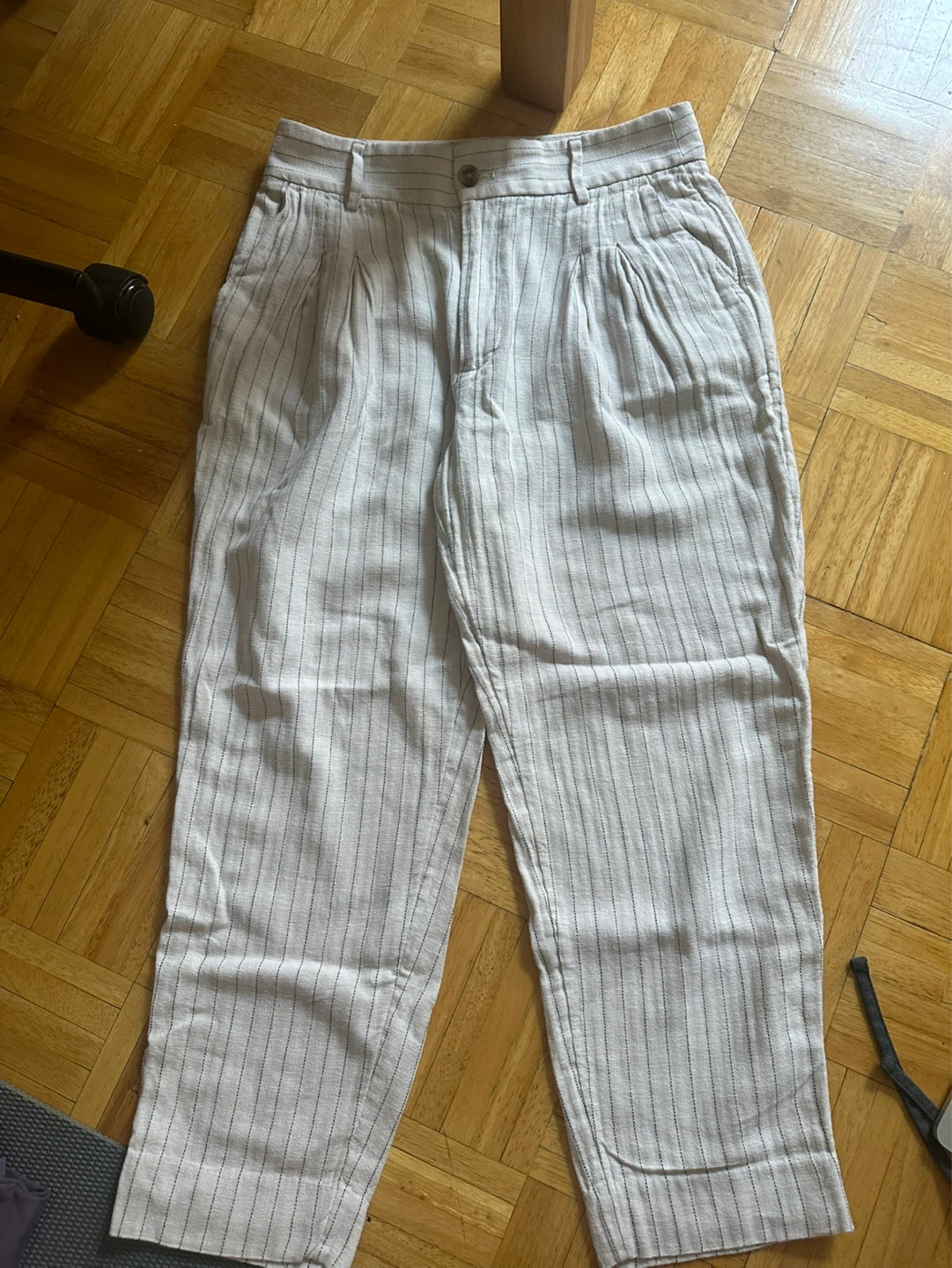 Banana Republic Tapered Fit Pants - Size 4 - photo 3